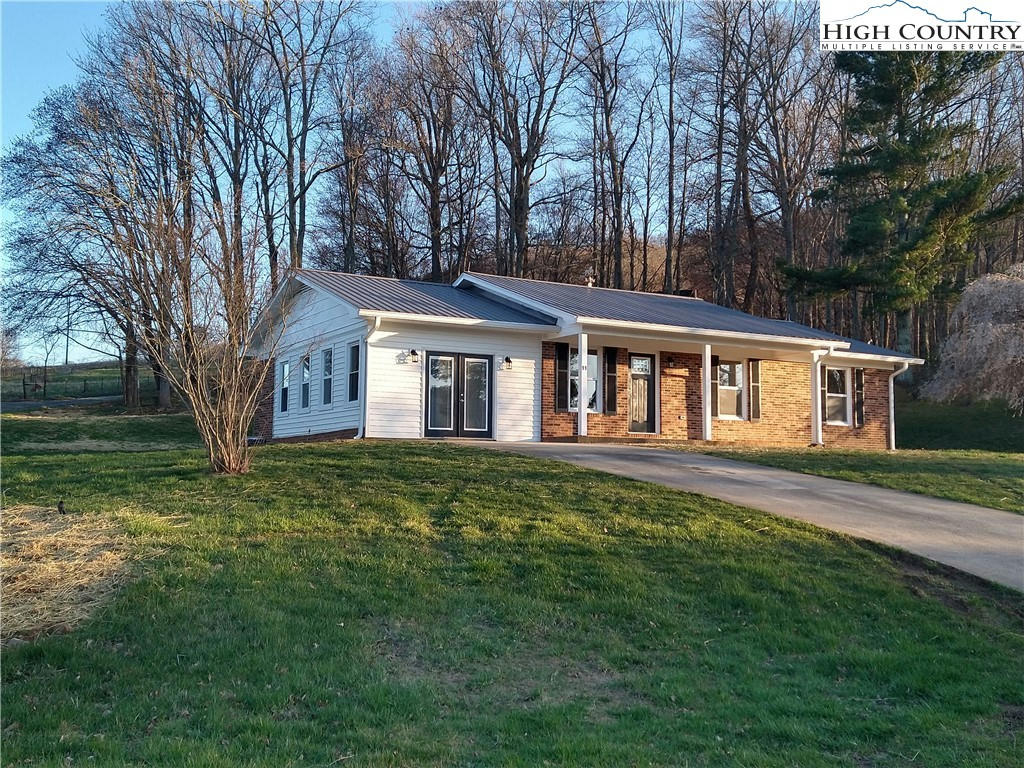 11 HILL ST, SPARTA, NC 28675, photo 1 of 21