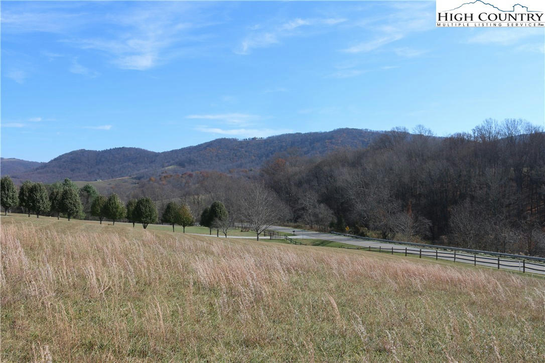 2 ROLLING HILLS DR, SPARTA, NC 28675, photo 1 of 9