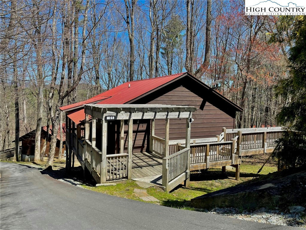 101 RED FEATHER TRL, BOONE, NC 28607, photo 1 of 16